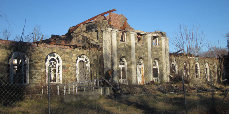 Old abandoned Haunted House In A midtown.